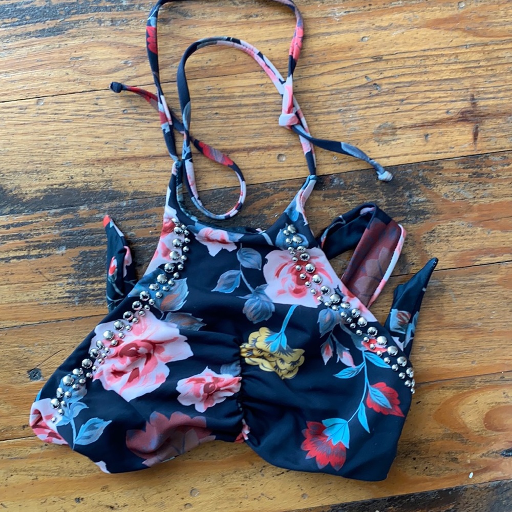BEACHRIOT swim top!